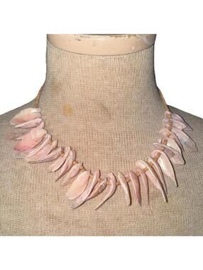 NECKLACE VINTAGE 18." Mother of Pearl Necklace, Screw Barrel Clasp